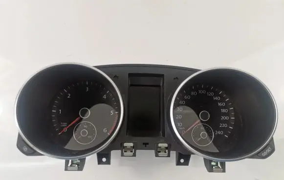 Volkswagen Golf VI Speedometer (instrument cluster) 5K0920871A