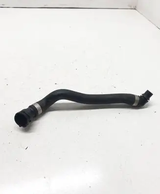 Mercedes-Benz CLS C219 Engine coolant pipe/hose A2118302896
