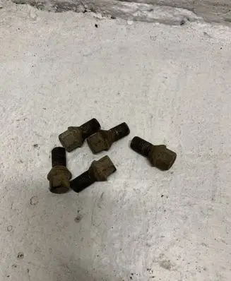 Opel Vivaro Nuts/bolts 