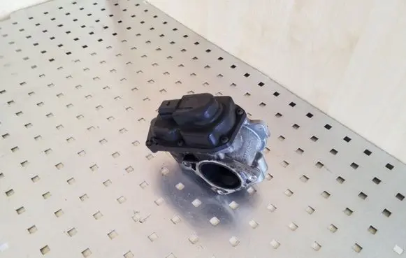 Audi A5 8T 8F EGR valve 03L131501G