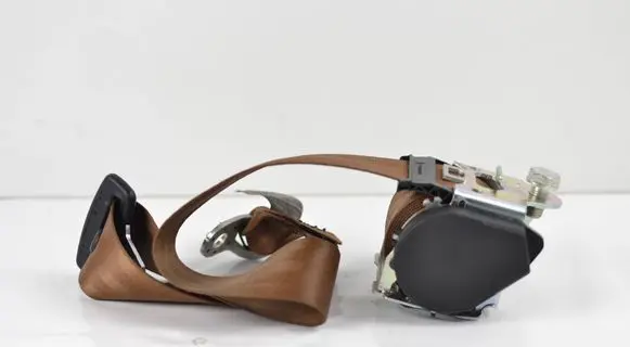Rear seatbelt