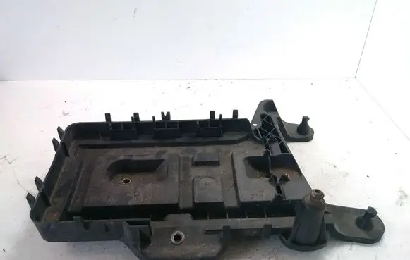 Volkswagen Golf V Battery tray 1K0915333C