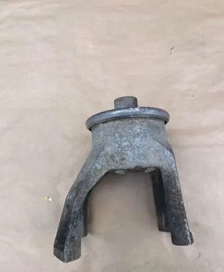 Volkswagen Transporter - Caravelle T5 Engine mount bracket 7H0199849