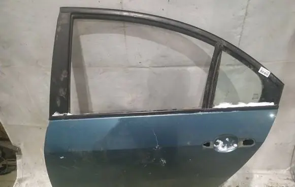 Nissan Primera Rear door MELYNOS