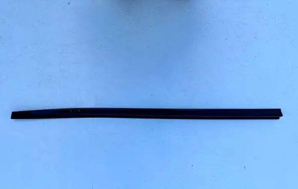 Nissan Juke I F15 Front door trim (molding) 10144138