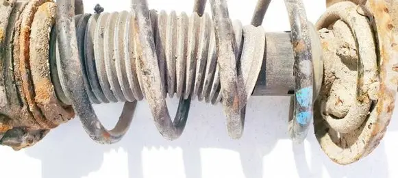 Volkswagen Polo IV 9N3 Front coil spring 