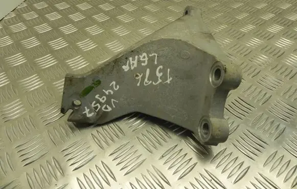 Nissan Leaf II (ZE1) Engine mounting bracket 586