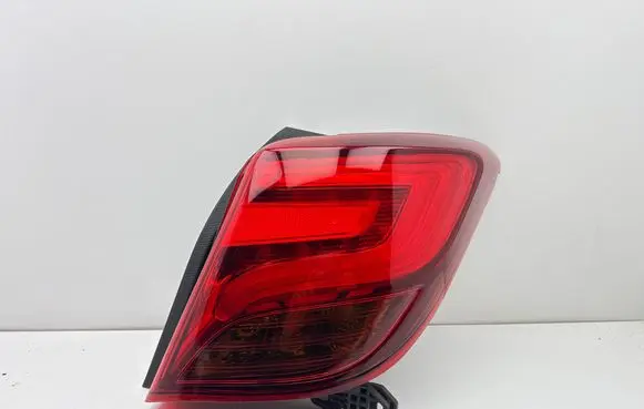 Toyota Yaris Rear/tail lights E417490