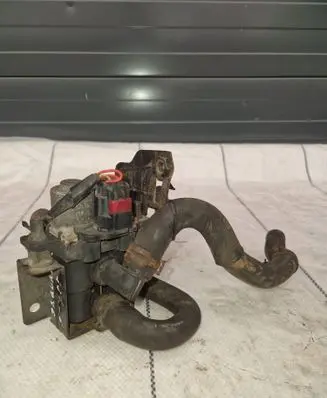 Jaguar S-Type Coolant heater control valve Yw4h18495aa