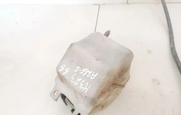 Mazda 323 Brake fluid reservoir 