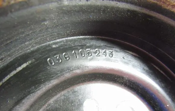 Audi A4 S4 B8 8K Crankshaft pulley 03g105243