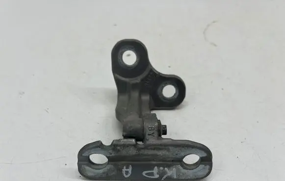 Land Rover Discovery 5 Front door lower hinge CPLA228A65AD
