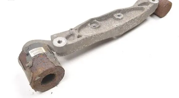 Volvo S90, V90 Engine mounting bracket 31492866