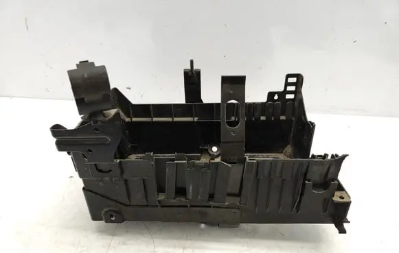 Battery box tray