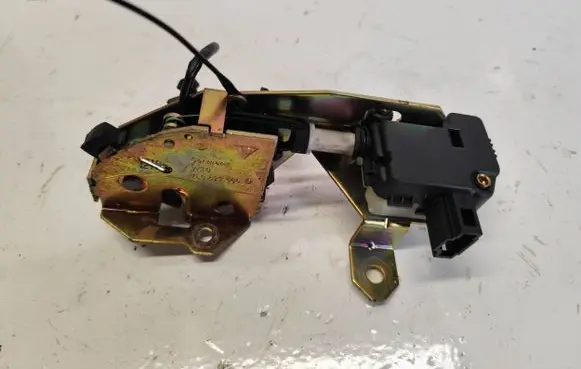 Volkswagen Touareg I Tailgate/trunk/boot lock/catch/latch 7L0827506D