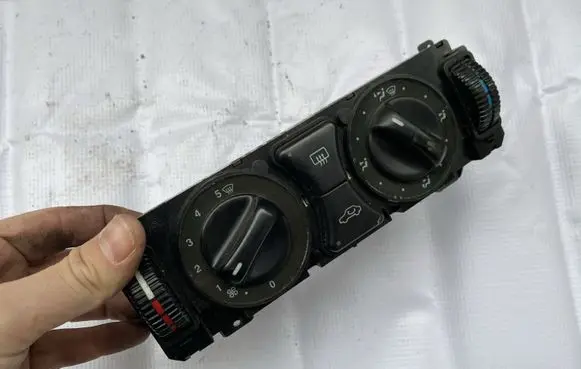 Mercedes-Benz E W210 Climate control unit A2108300185 2108300185