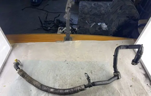 Jaguar XJ X351 Air conditioning (A/C) pipe/hose