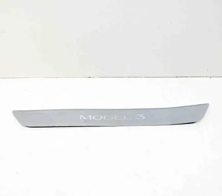 Tesla Model 3 Front sill trim cover 109084400C