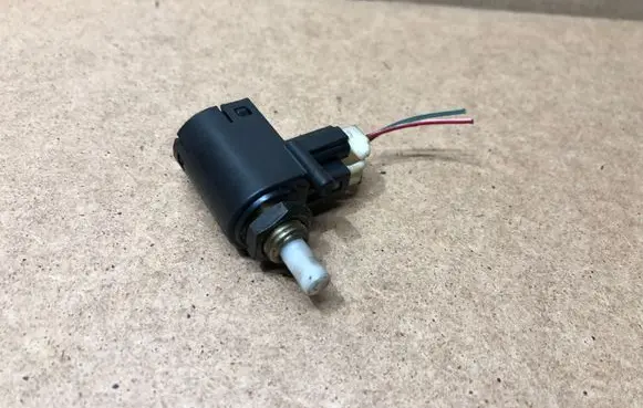 Clutch pedal sensor