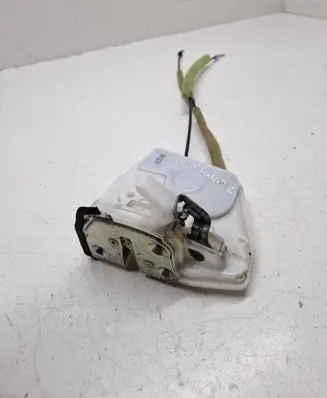 Mazda 6 Front door lock 4G23C0510