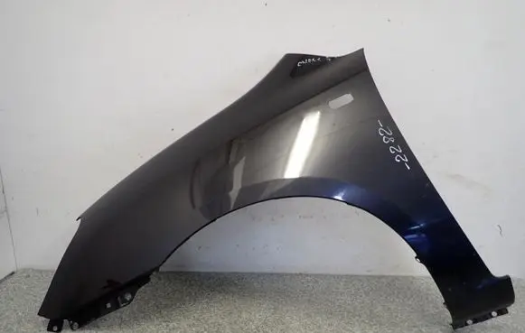 KIA Carens II Fender