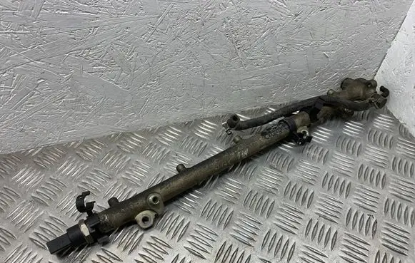 Jeep Grand Cherokee (WJ) Fuel main line pipe A6120700095 000680L1 0445215007