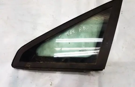Ford Focus C-MAX Front triangle window/glass 
