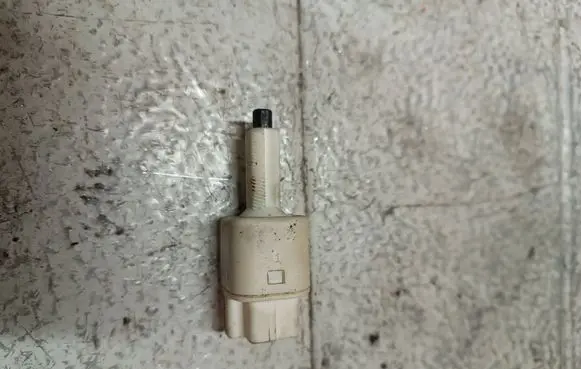 Toyota Avensis T250 Brake pedal sensor switch 