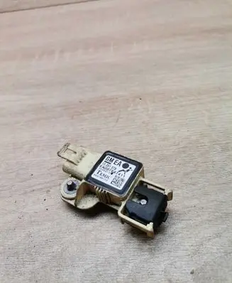 Opel Astra H Airbag deployment crash/impact sensor 13251078
