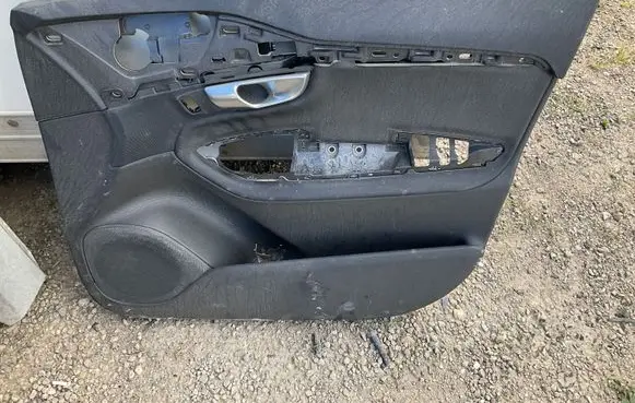 Volvo XC90 Front door card panel trim 31393114
