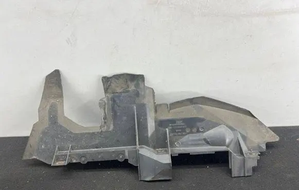 Audi Q7 4L Intercooler air guide/duct channel 4L0121284A
