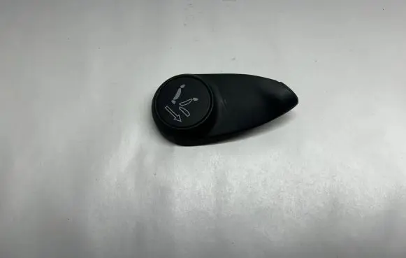 Mini One - Cooper Cabrio R52 Front door seat control surround trim 7075070