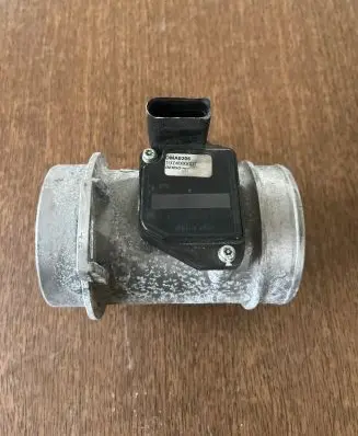 Audi A6 S6 C5 4B Mass air flow meter 1974000007 DMA0206