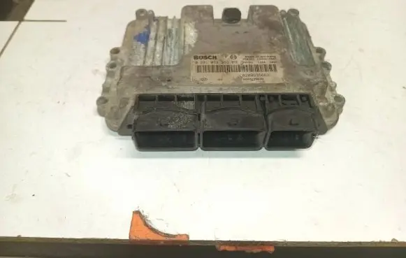 Renault Master II Engine control unit/module 0281013363 8200695639
