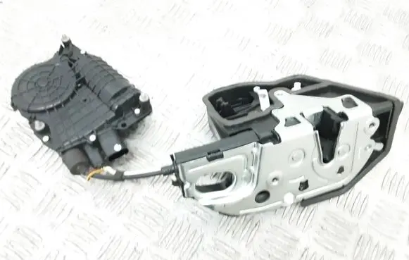 BMW 7 F01 F02 F03 F04 Front door lock 7185692