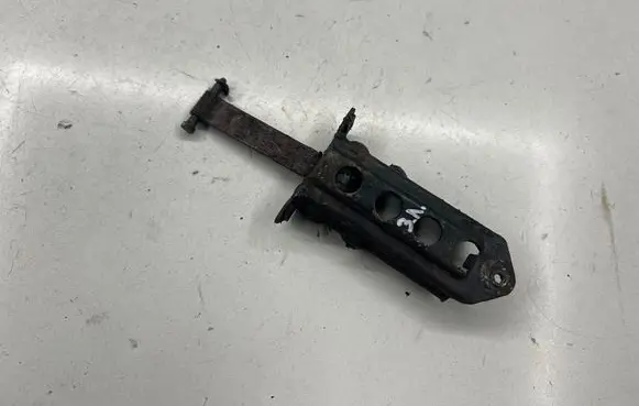Mercedes-Benz W123 Rear door check strap stopper