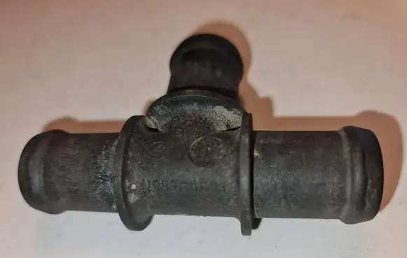 Volkswagen Transporter - Caravelle T4 Engine coolant pipe/hose N90760601