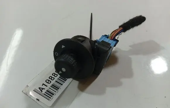 Peugeot 1007 Wing mirror switch 185526