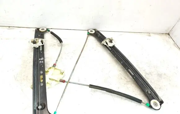 BMW X3 E83 Front window lifting mechanism without motor