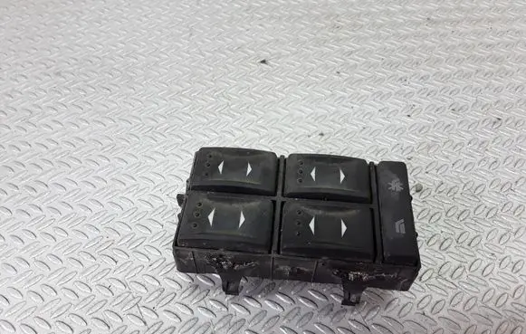 Ford Mondeo Mk III Electric window control switch 1S7T14A132BD