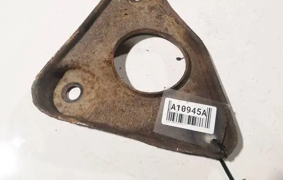 Nissan Almera Tino Engine mounting bracket 
