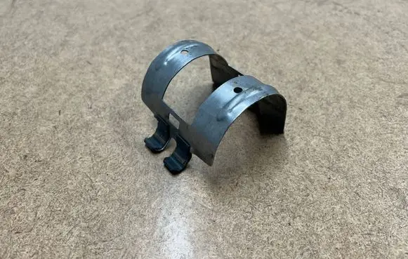 BMW 3 E46 Fuel filter bracket/mount holder 13321435583 1435583