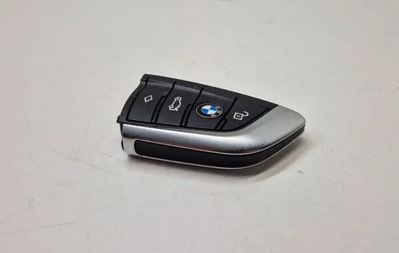 BMW X3 G01 Ignition key/card 8717490