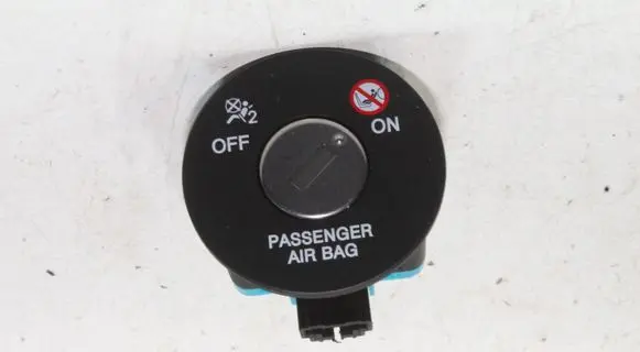 Hyundai Tucson TL Passenger airbag on/off switch 