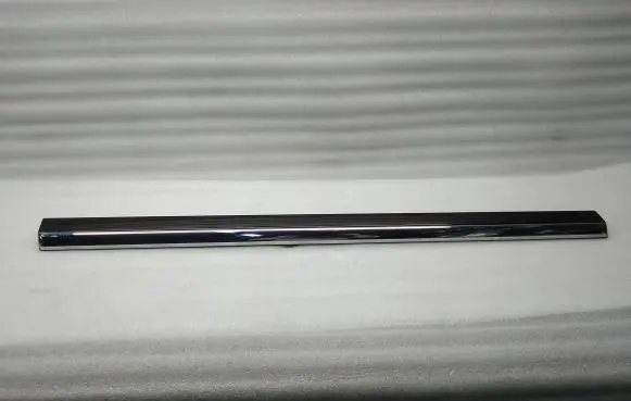 Foot area side trim