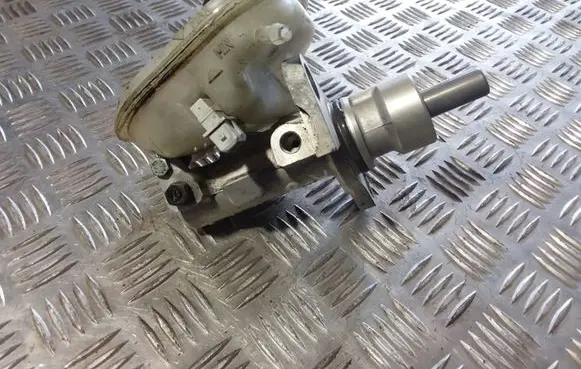 Audi A8 S8 D3 4E Master brake cylinder 4D0611301E