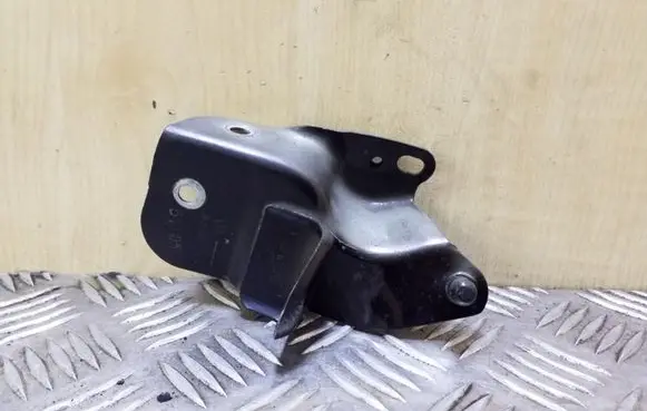 Volkswagen Touareg I Fender mounting bracket 7L6805373 7L6805887A