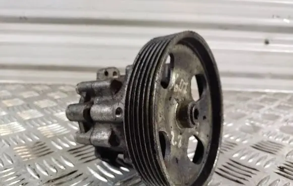 Peugeot 607 Power steering pump