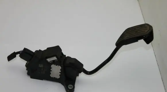 Toyota Yaris Accelerator throttle pedal 781100D100