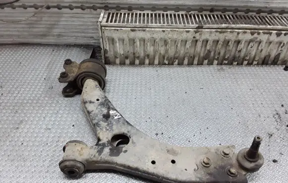 Volvo V50 Front lower control arm/wishbone